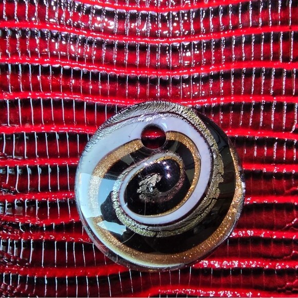 Gold and Black Spiral Pendant Circular Design - Picture 4 of 4